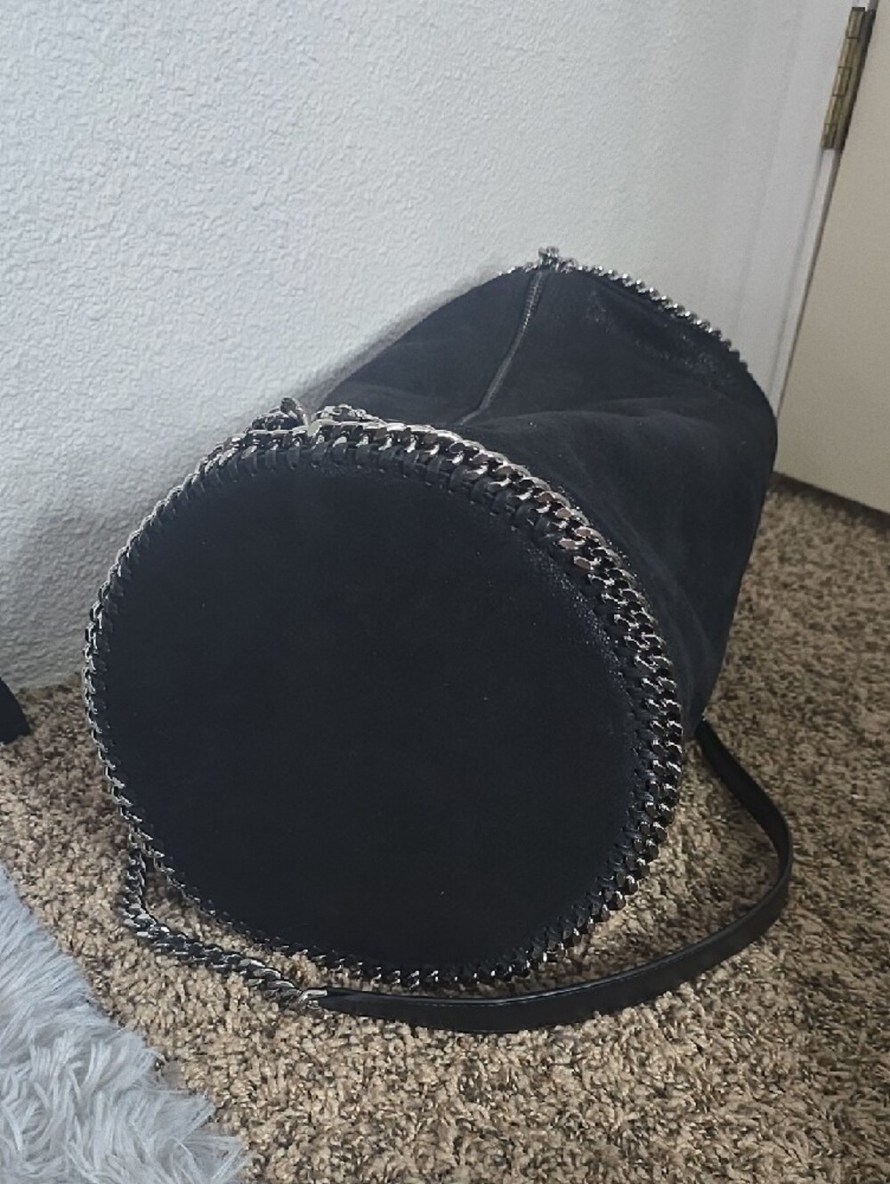 Stella McCartney Black Shine Weekender Bag W/ Silver Chain Trim (EUC)(RARE)🖤🩶 - Picture 6 of 13